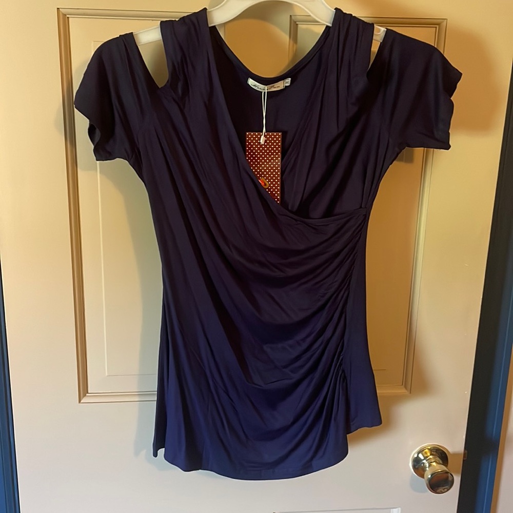 Cold shoulder top!